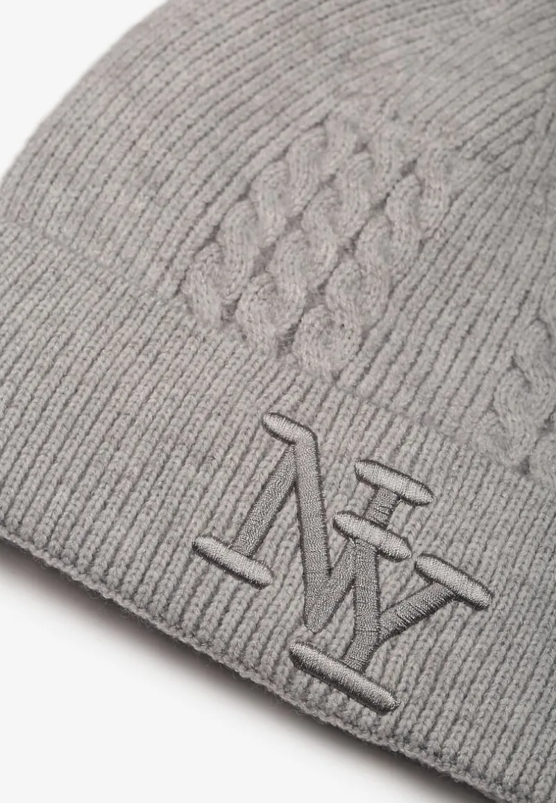 Szara Czapka Beanie z Ozdobnymi Literami z Przodu Fetture