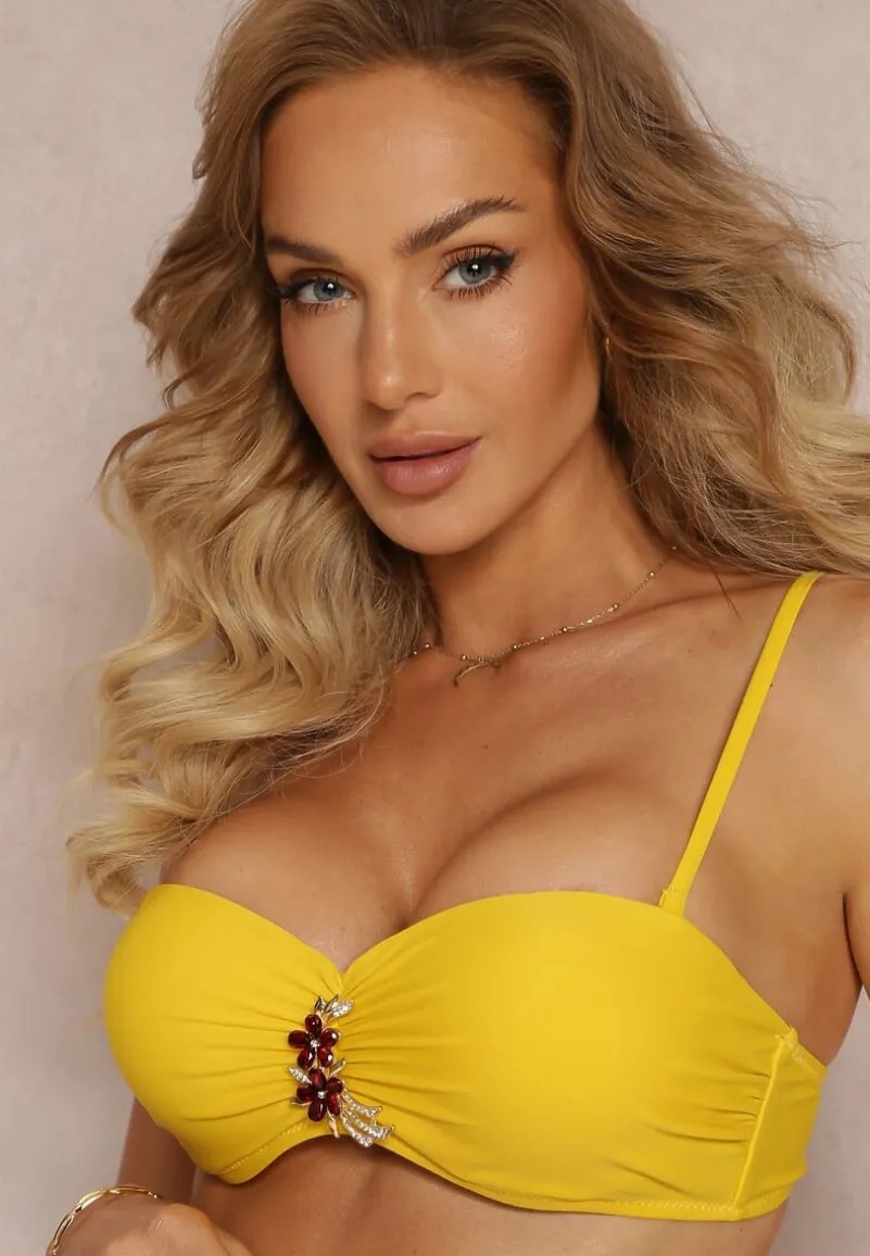 Żółte Bikini z Dekoracyjną Broszką i Efektem Push Up Dameve